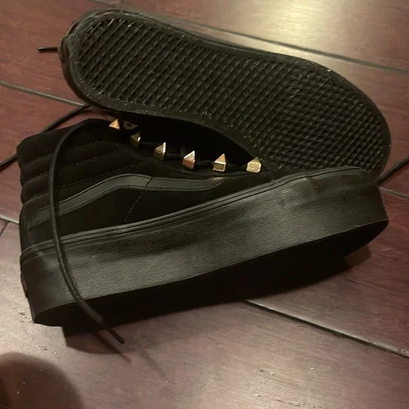 Vintage gold studded NWT never worn Vans - Picture 5 of 5